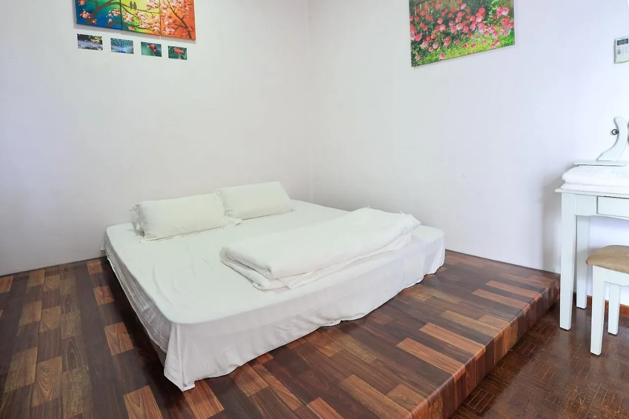 Oyo Home 90229, 3 Little Birds Homestay 4Bhk Malacca Hotel