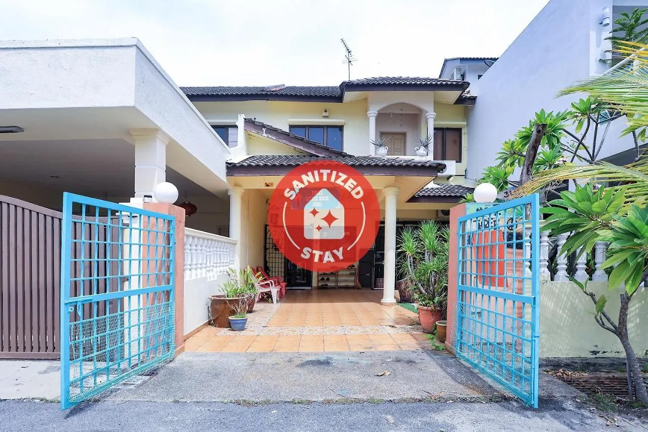 ** Hotel Oyo Home 90229, 3 Little Birds Homestay 4Bhk Malacca Malaysia