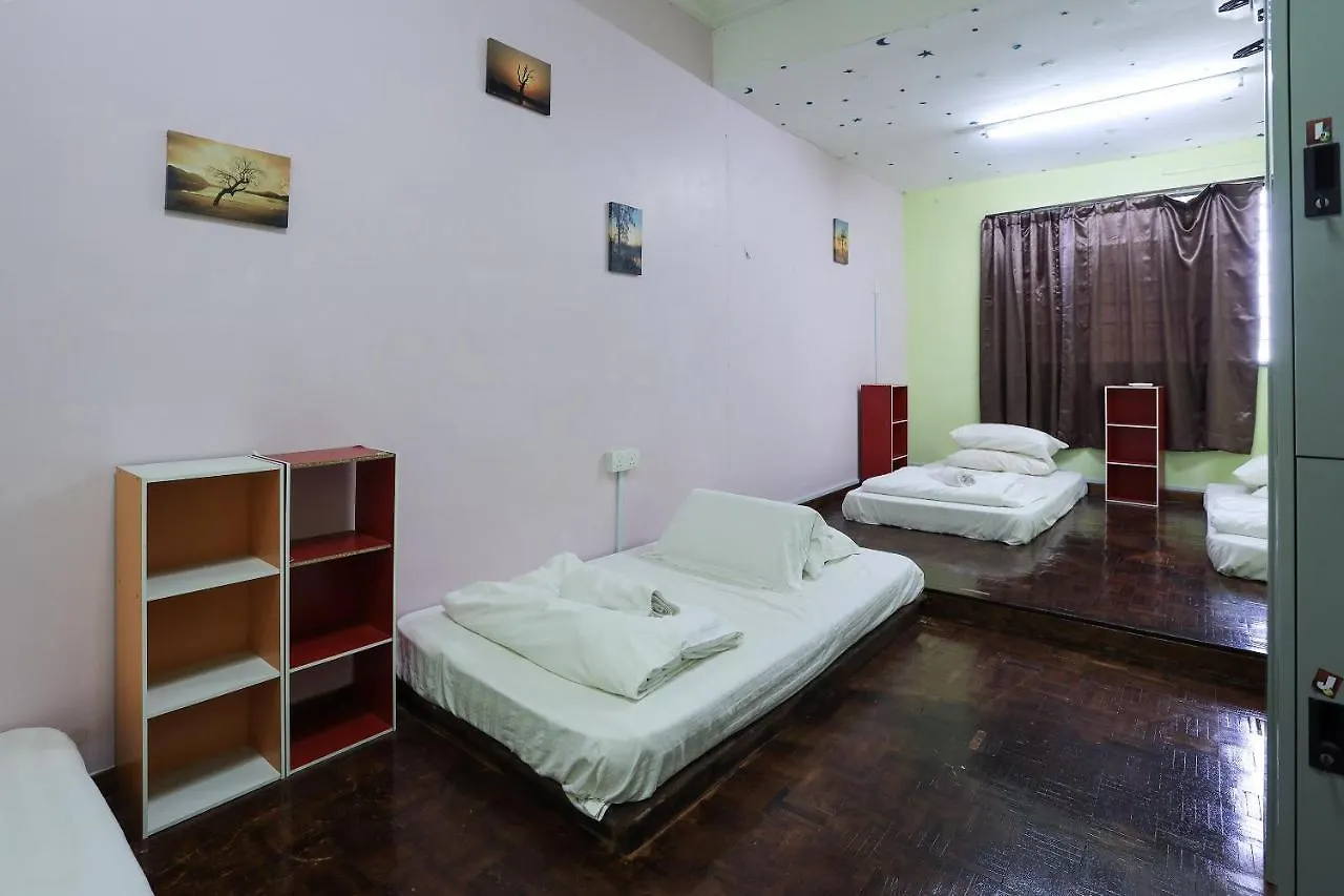 Oyo Home 90229, 3 Little Birds Homestay 4Bhk Malacca Malaysia
