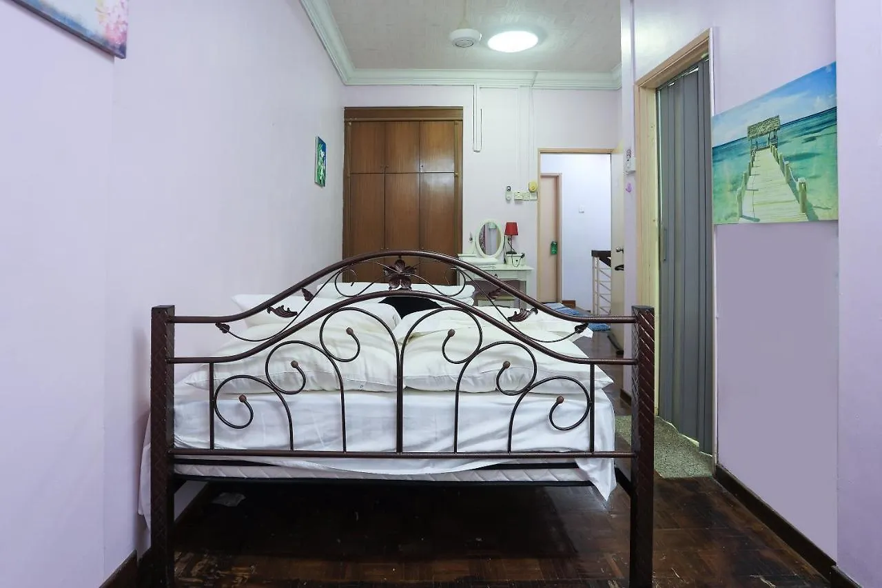 Hotel Oyo Home 90229, 3 Little Birds Homestay 4Bhk Malacca