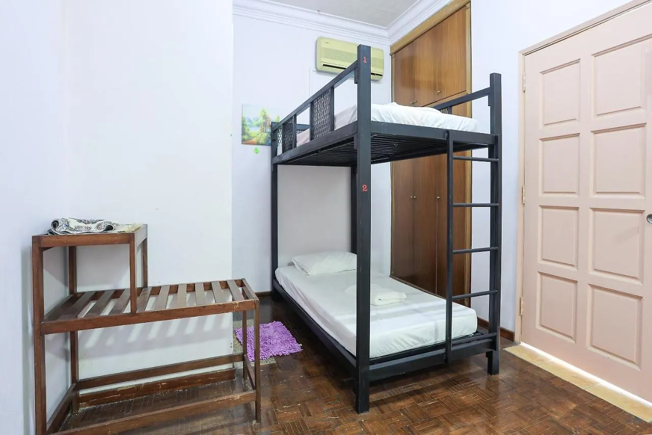 Oyo Home 90229, 3 Little Birds Homestay 4Bhk Malacca Malaysia